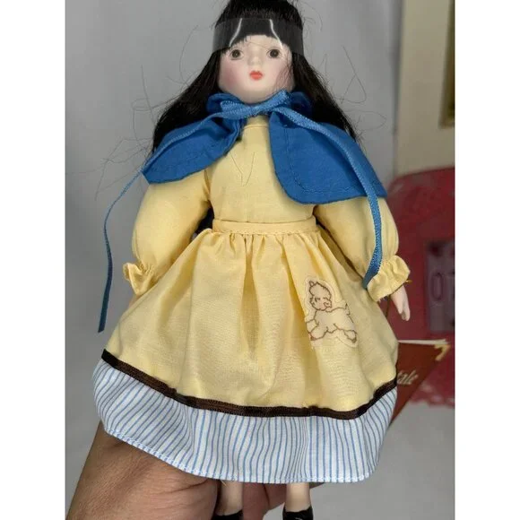 Vintage Russ Berrie Fairytales Mary Had A Little Lamb Porcelain Doll #1705 - Picture 4 of 11